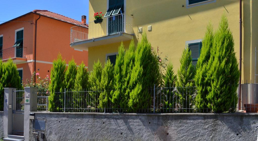 La Casa Delle Rose Room With Air Conditioning Специя Екстериор снимка