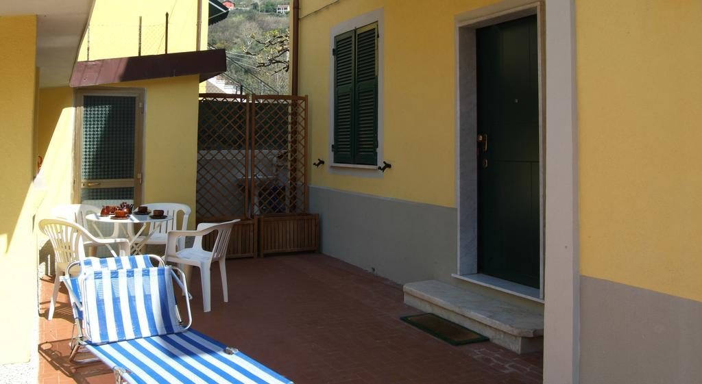 La Casa Delle Rose Room With Air Conditioning Специя Екстериор снимка